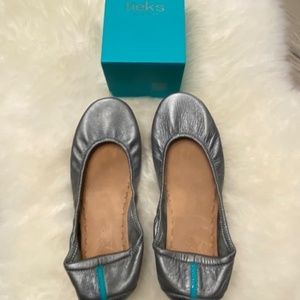 Ballet Flats Size 8 / Tieks by Gavrieli / Color: Metallic Pewter (Silver)